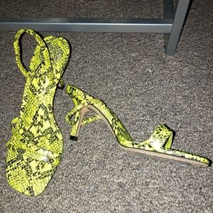 Vince Camuto Reptile Print Sandal New w/o Box sz5